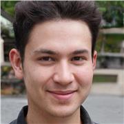 Absolvent in Mathematik bietet Nachhilfeunterricht für Abiturienten an, die sich auf ihre Hochschulaufnahmeprüfungen vorbereiten wollen.